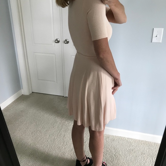 ❤️1 MED, 1 LG❤️HOST PICK Blush Skater Dress - Picture 3 of 8